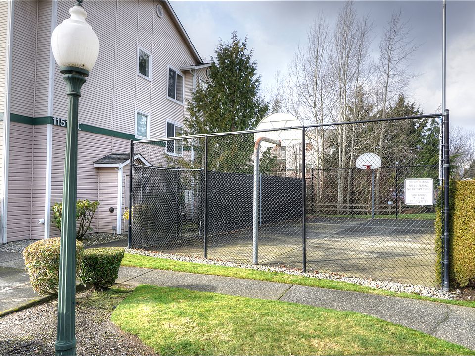 www.LamoureuxRealEstate.com