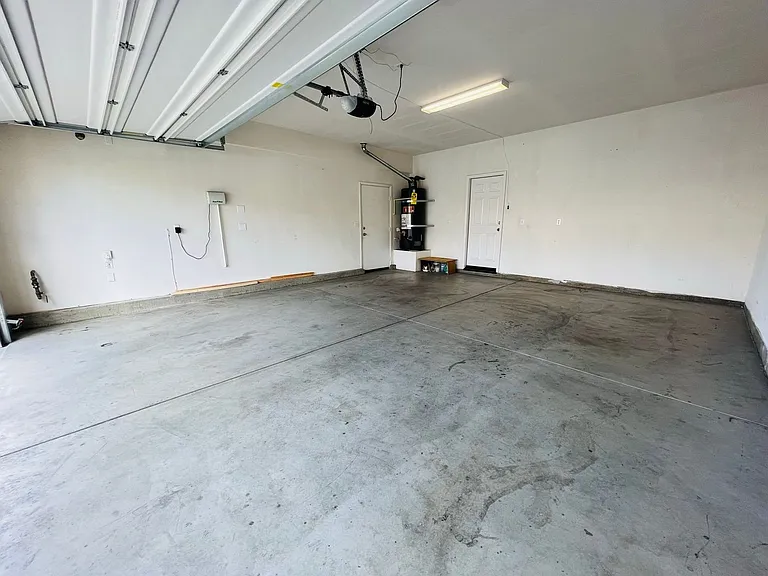 2758 Lavender St — Photo 14