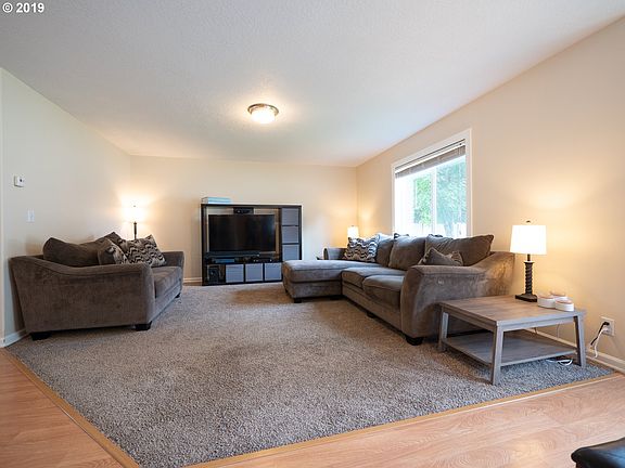 4th image of 10423 NE 93rd Ave