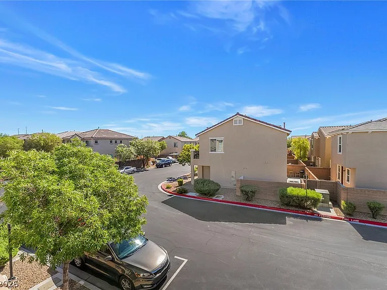 10471 Masons Creek St — Photo 20