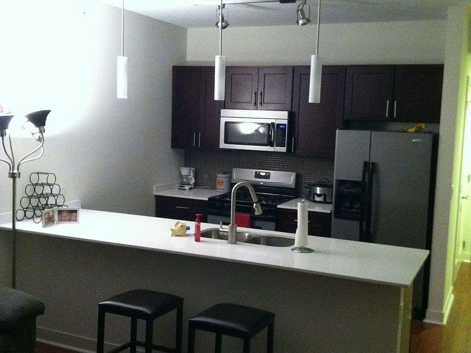 1st image of 1225 N Wells St APT 402