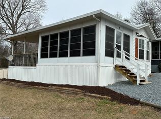 212 Cardinal Dr, New London, NC 28127