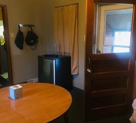 5th image of 2306 Clark Ave
