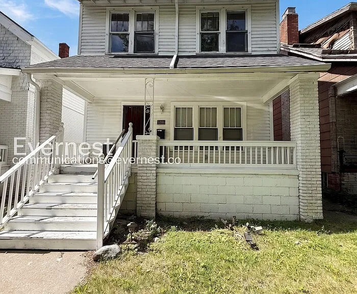 5236 S Clarendon St — Photo 1