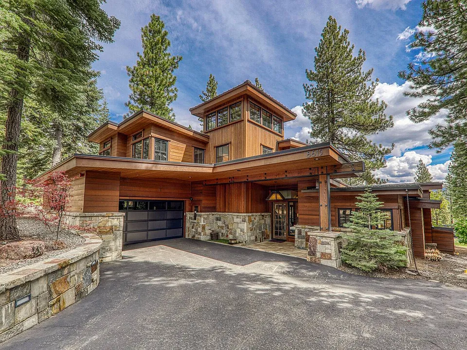 8615 Huntington Ct