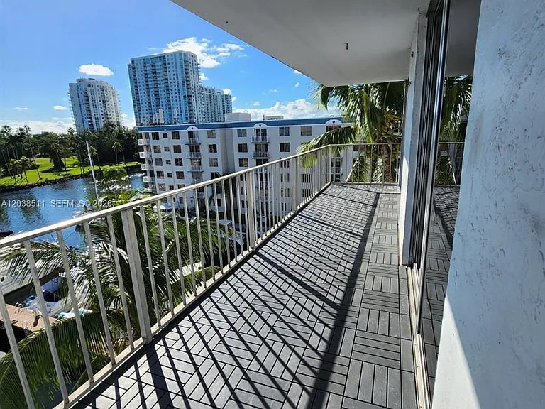 1700 NW North River Dr #606 — Photo 13