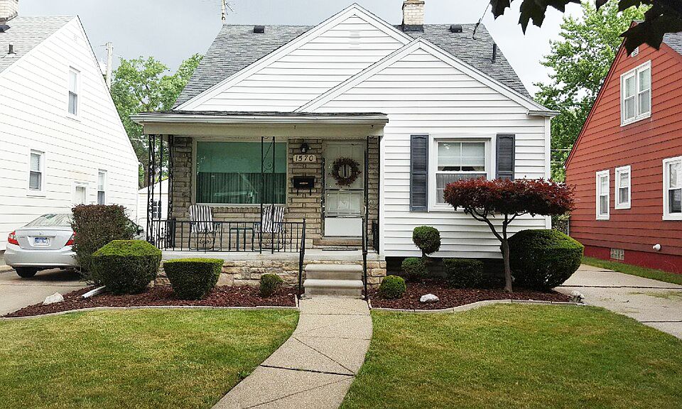 1st image of 1570 Merrill Ave