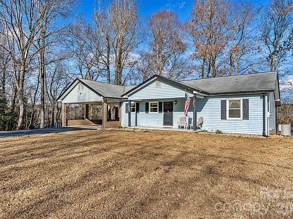 5th image of 6072 Lookout Heights Dr