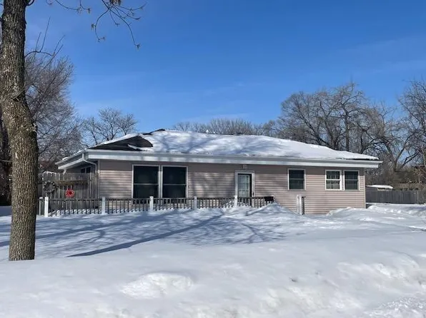 525 State Ave N, Thief River Falls, MN 56701