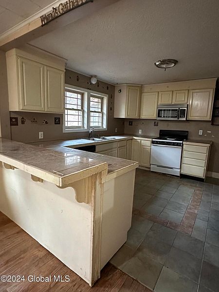 3rd image of 1296 Ridge Road Road