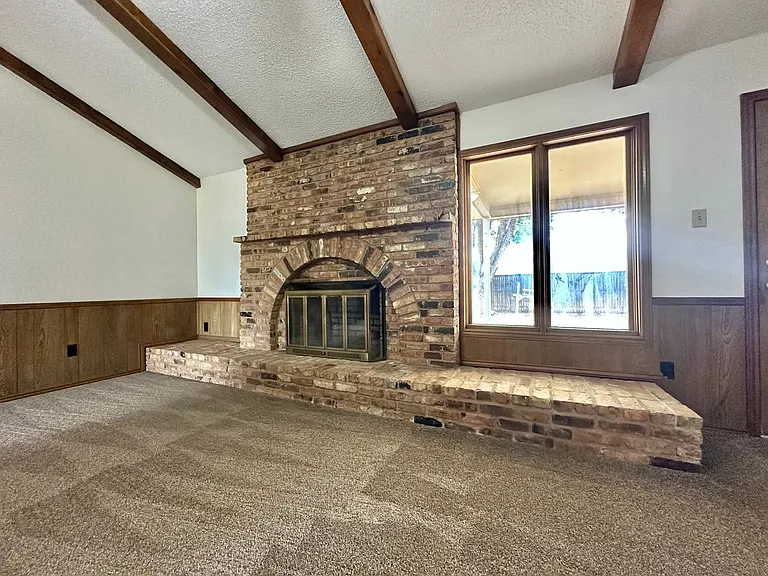 510 N Gardner Ave — Photo 4