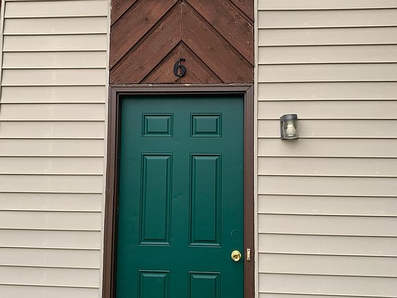 2nd image of 969 N Huntington St #6
