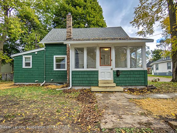 2nd image of 406 Pleasant St