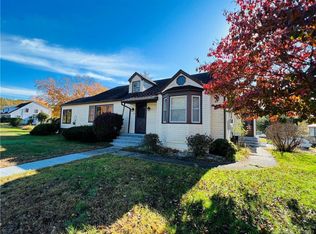 42 Lake St, Moosup, CT 06354