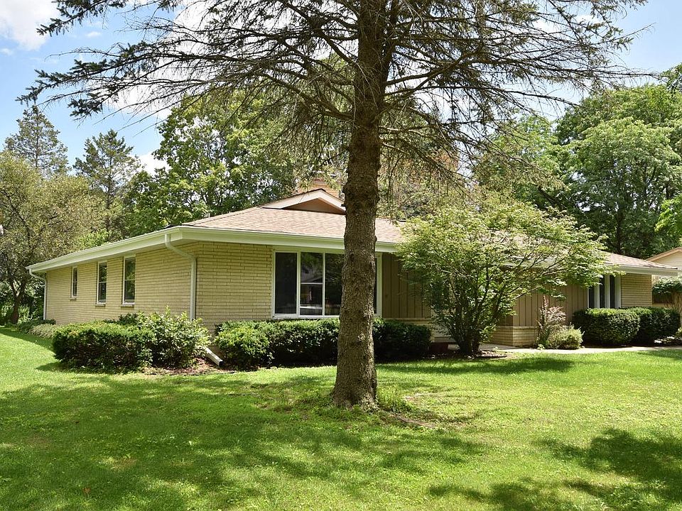 1st image of W58N970 Essex DRIVE