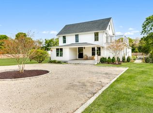 11 Shinnecock Rd, Hampton Bays, NY 11946