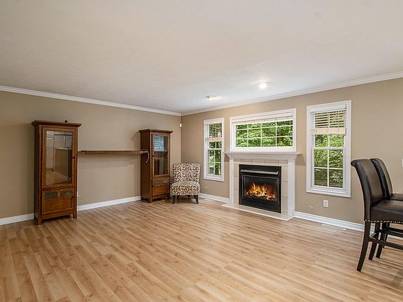 4th image of 239 Jacaranda Dr