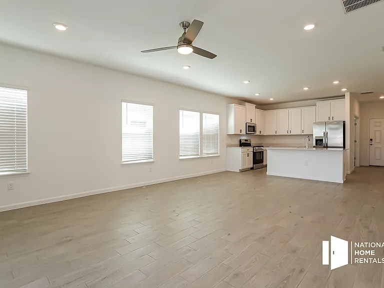 3215 Raven Trce — Photo 3