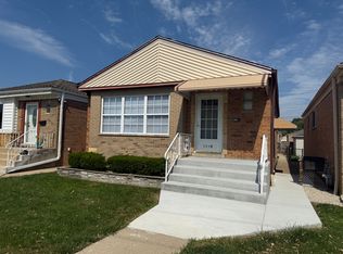 5835 S Narragansett Ave, Chicago, IL 60638