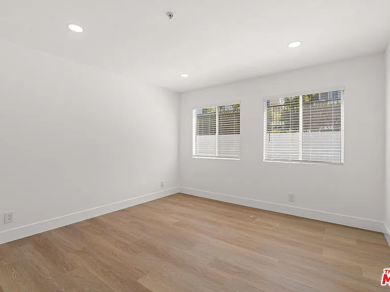 16100 W Sunset Blvd #109 — Photo 13
