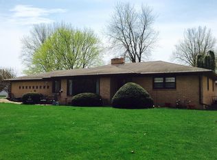 2155 Country Ln, Waterloo, IA 50701