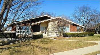 1st image of 206 E Roberta Ave