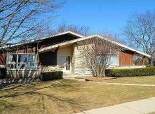 206 E Roberta Ave, Waukesha, WI 53186