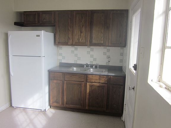5th image of 1213 Los Angeles Dr