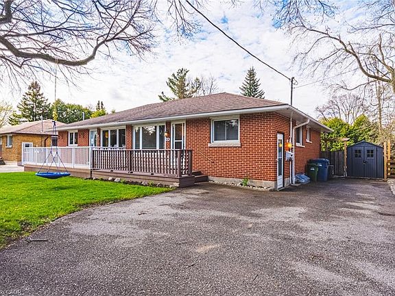 2nd image of 306 Victoria Rd N