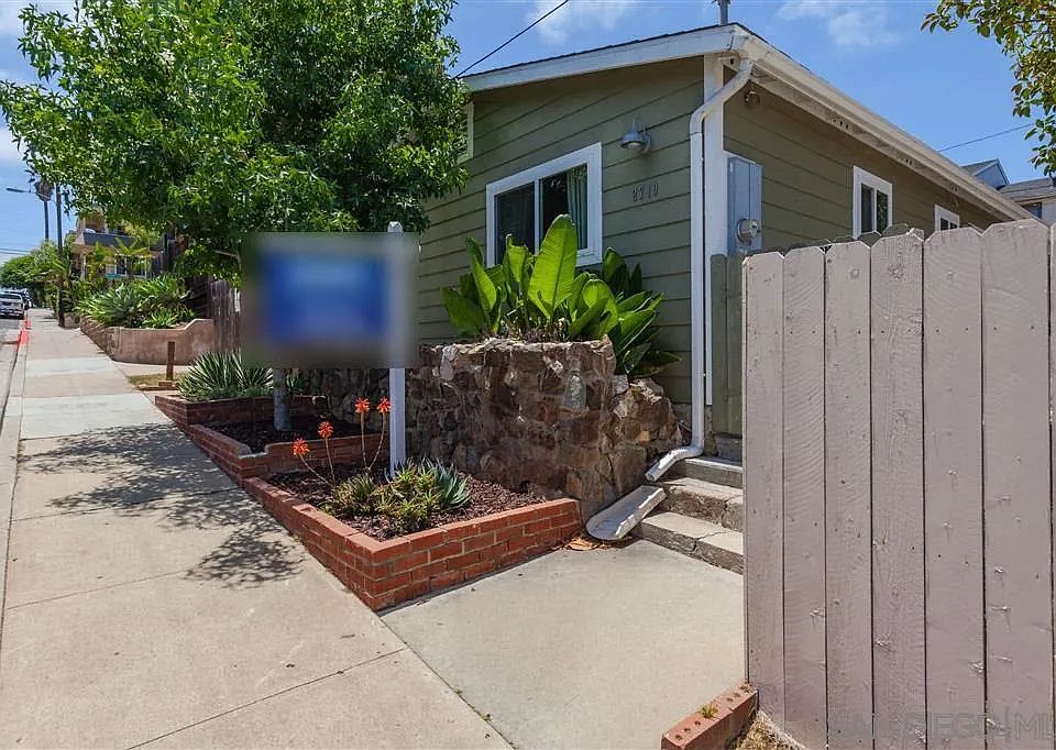 1st image of 2710 Camulos St