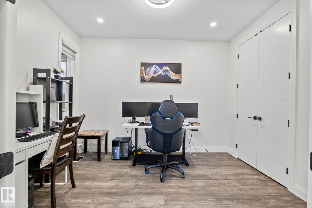 23 Elwyck Gate, Spruce Grove, AB - More