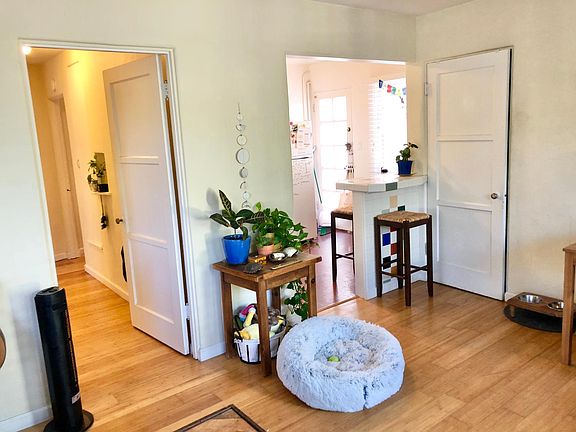 4th image of 725 Coronado Ct