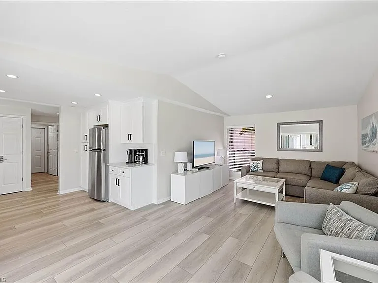799 Caribbean Ct — Photo 11