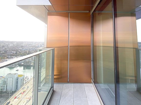 4th image of 1480 Howe St #3811