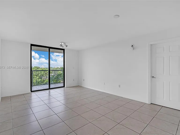 1690 SW 27th Ave #608 — Photo 5