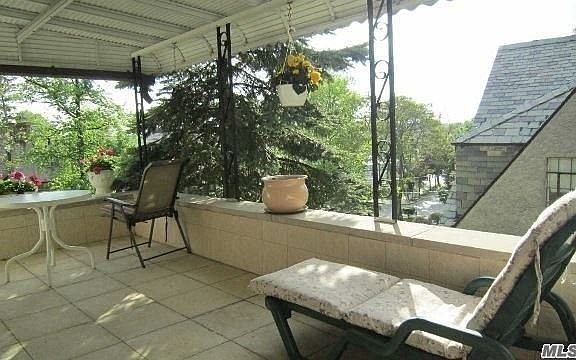 5th image of 240-29 Alameda Ave