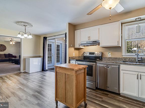 3rd image of 12643 Rousby Hall Rd