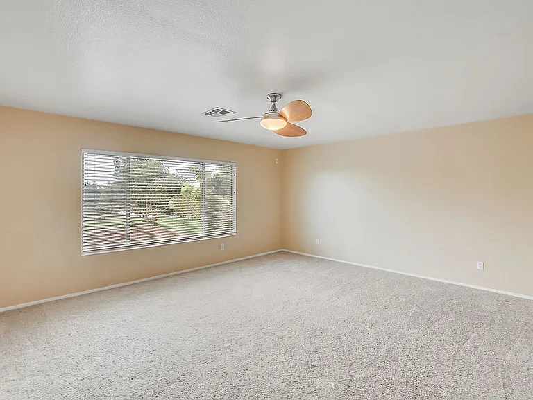 1380 N Concord Ave — Photo 21