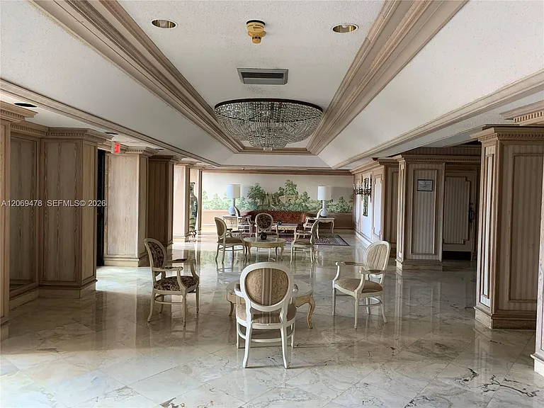 6039 Collins Ave #310 — Photo 30