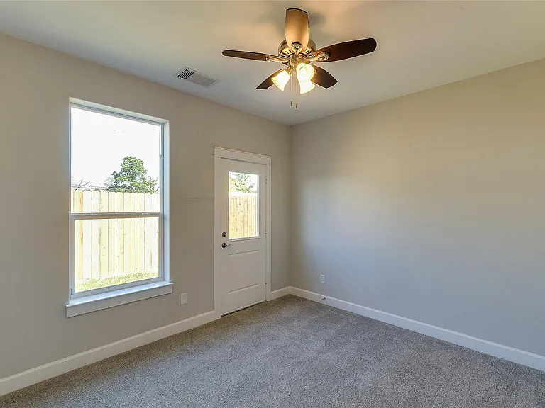 1815 Napa Creek Ln — Photo 34