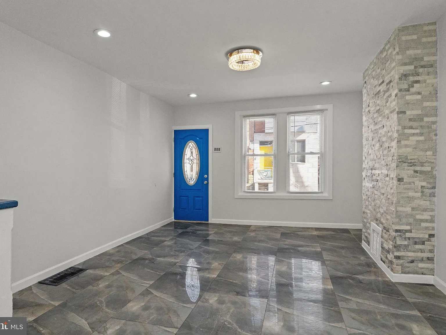 3 bed, 2.0 bath, 986 sqft, $1,650 — Photo 3