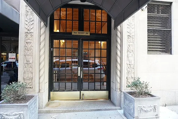 Rented by Renetta Real Estate | media 41