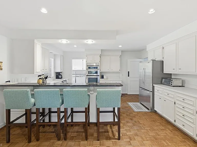 2700 Lantern Ln — Photo 41