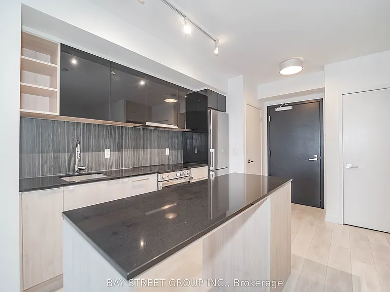 31 Tippett Rd #236 — Photo 8
