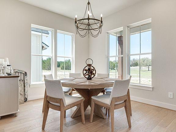 5th image of 305 Willow Oak Dr