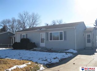 7541 Valley Rd, La Vista, NE 68128