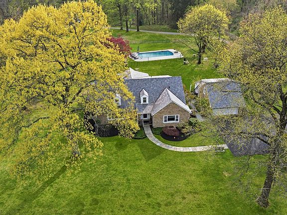 3rd image of 448 Moredon Rd