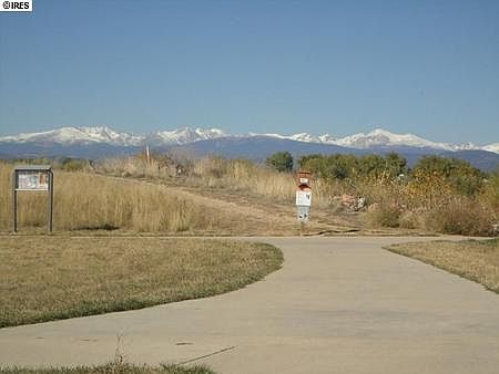 Path to the lake