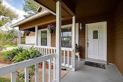 4th image of 15 Lakewood St