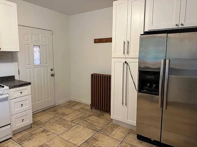 Kitchen - 5411 Columbia Ave #1